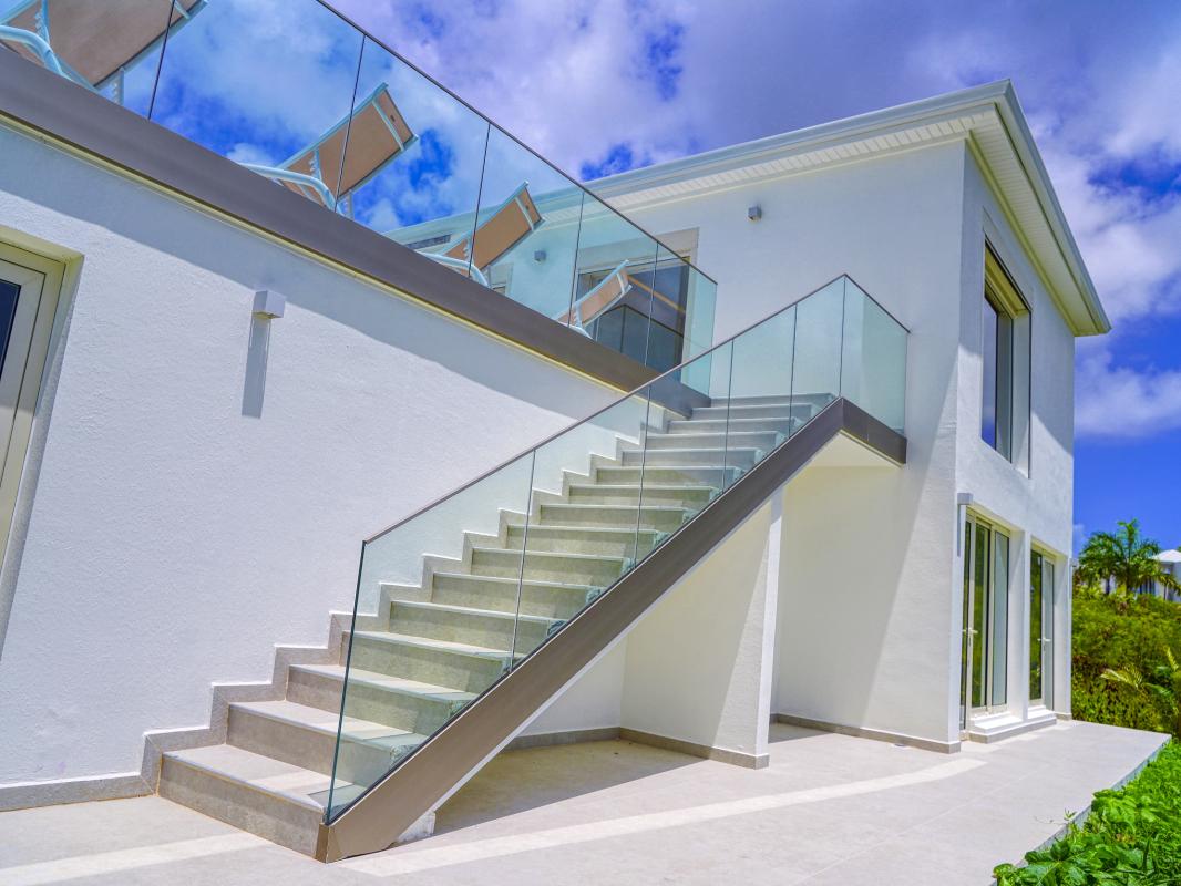 44.Location villa piscine vue mer Saint François Guadeloupe_Accés chambres 44.Location villa piscine vue mer Saint François Guadeloupe_Accés chambres